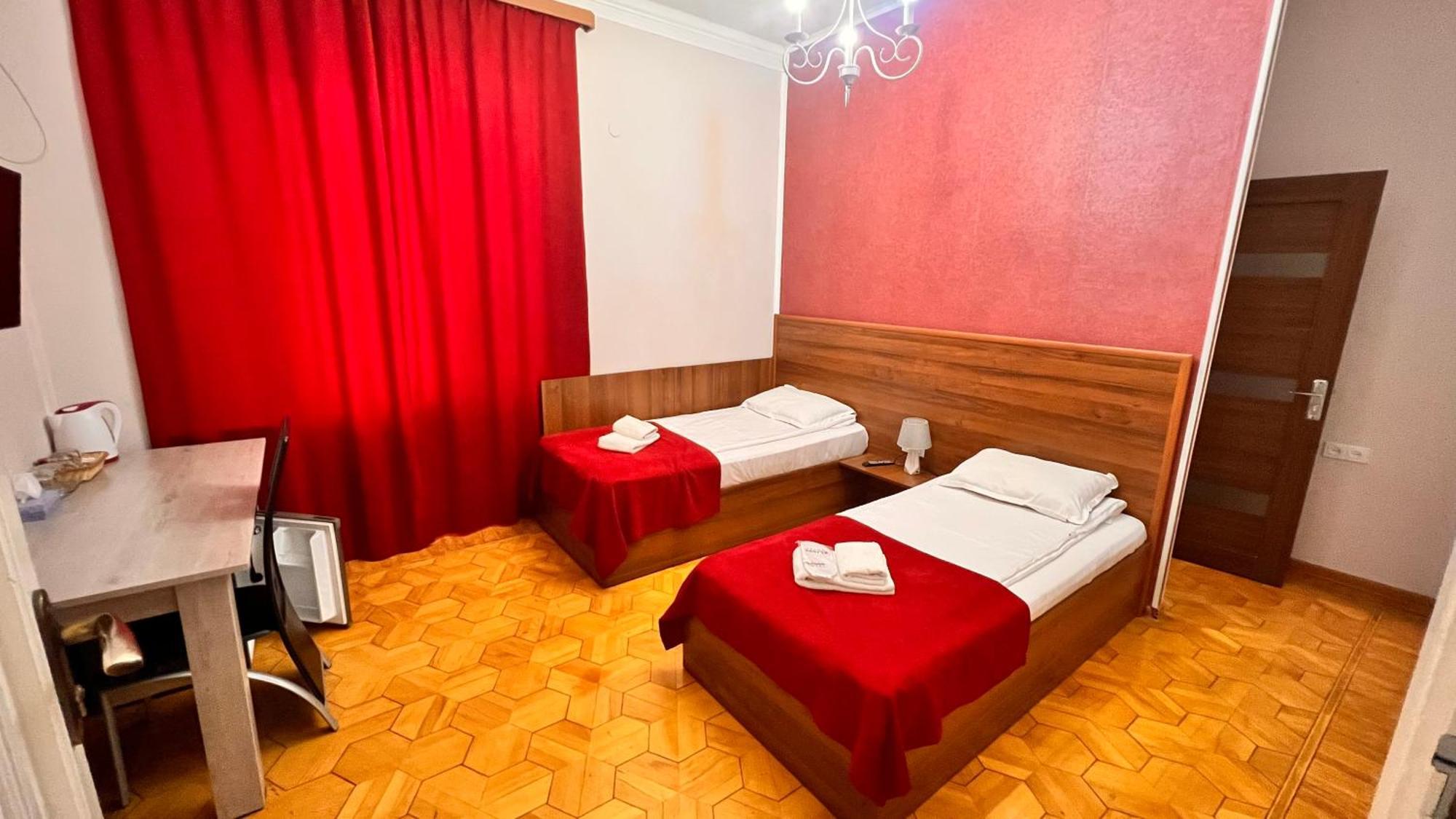 Elross Hotel エレバン エクステリア 写真